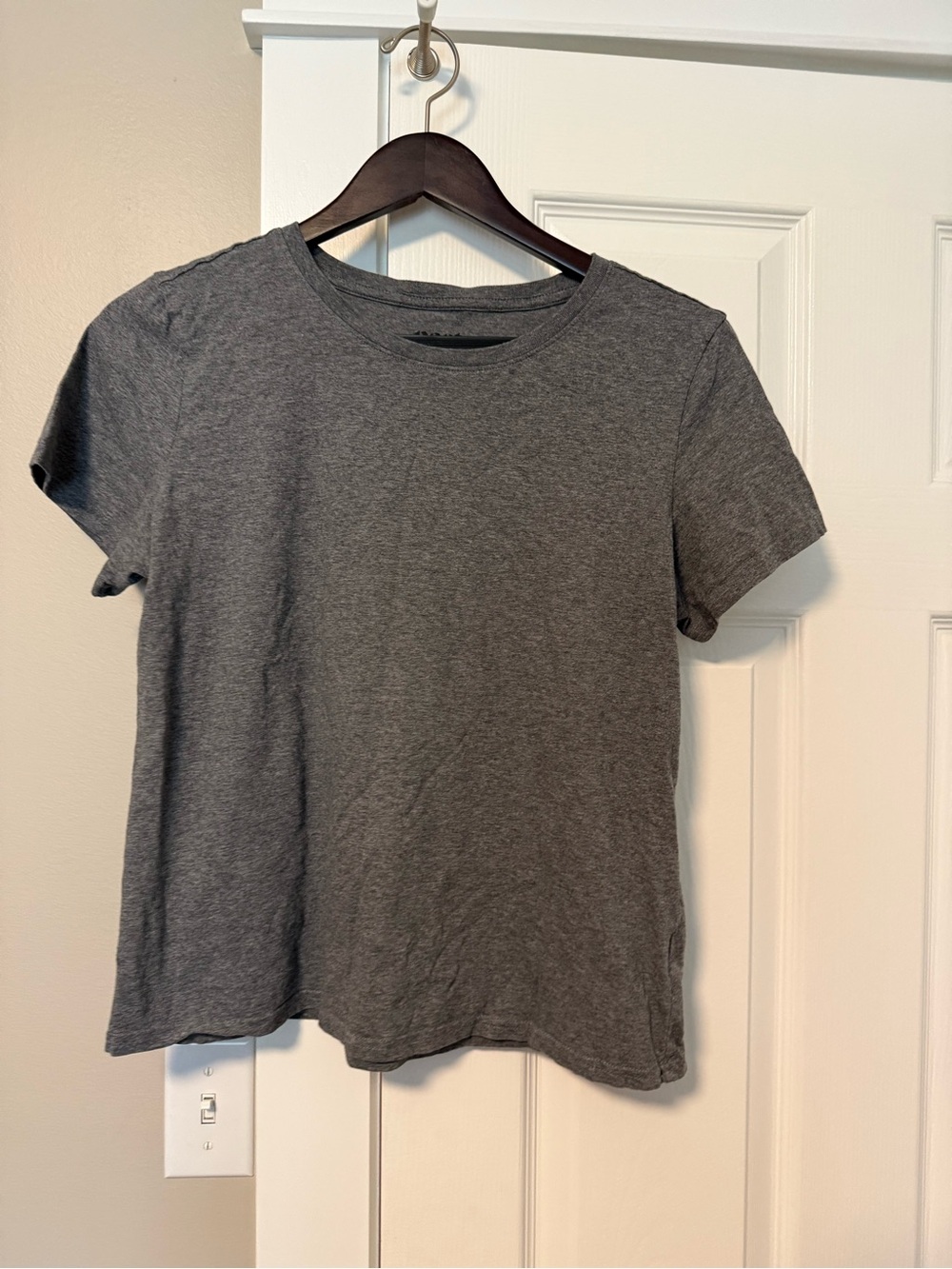 Pact crewneck tee. M. Gray.